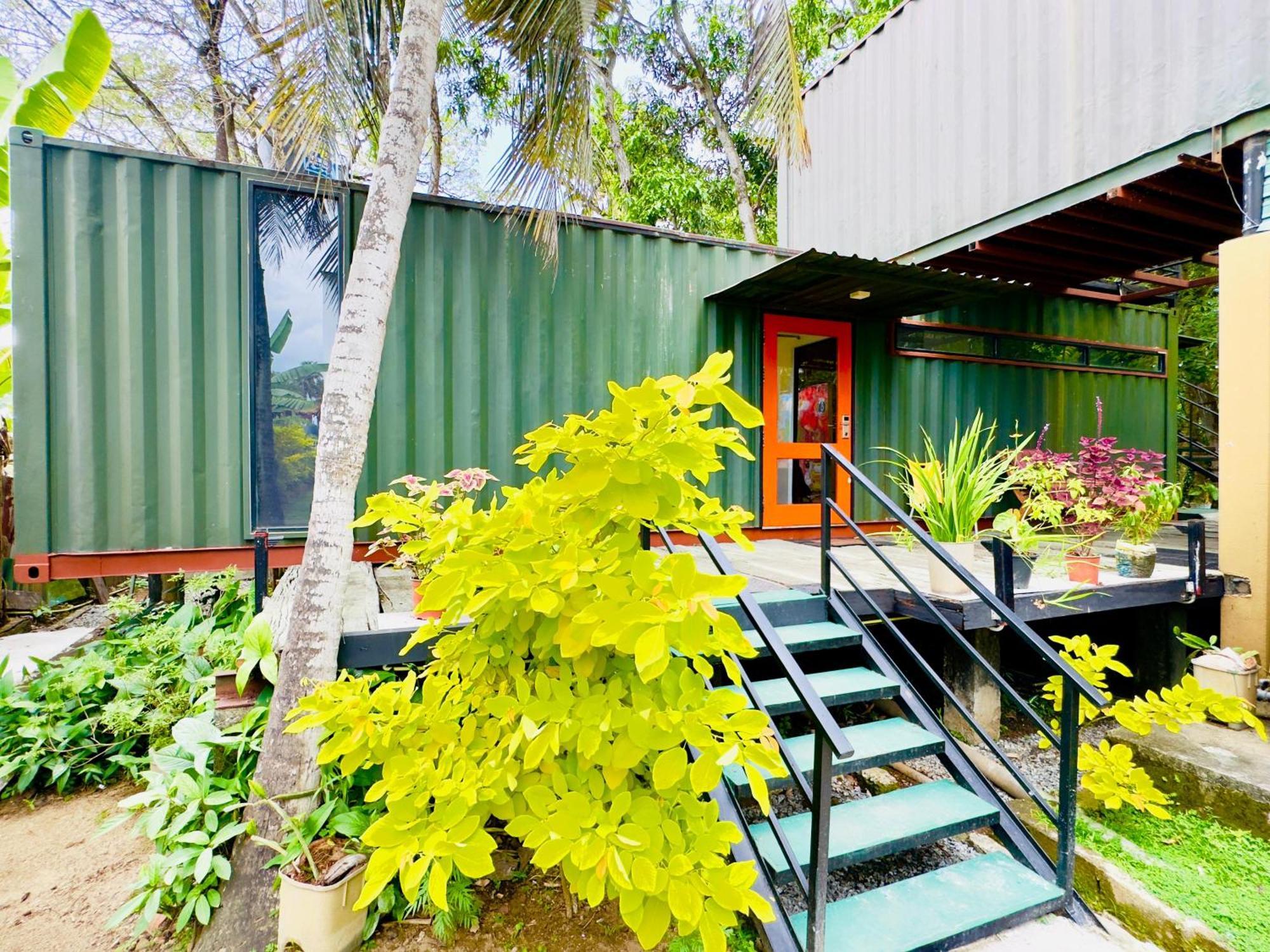 Traveler'S Haven Hostel At Colombo Intl Airport Katunayaka Buitenkant foto